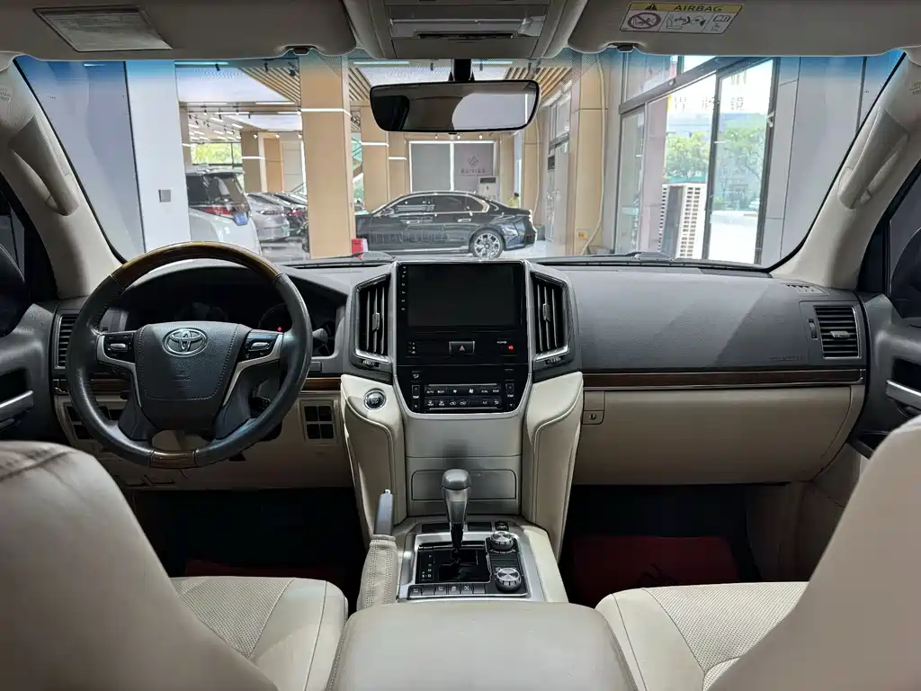Toyota Land Cruiser 2019 — фото 13