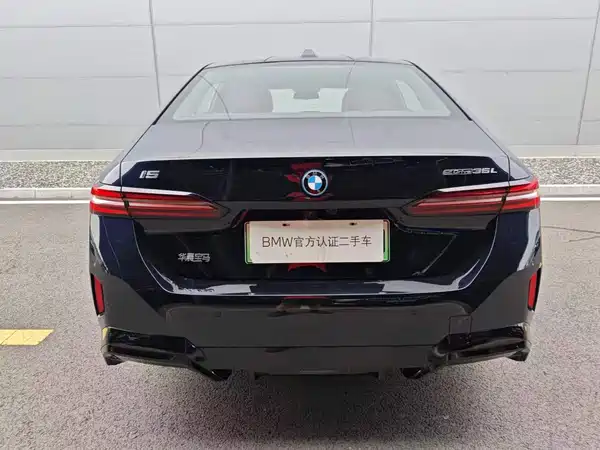 BMW i5 2025