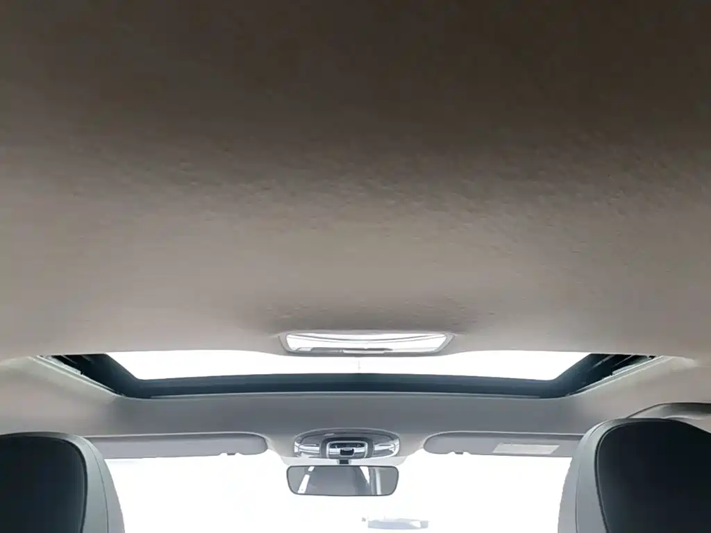 Hyundai Elantra 2022 — фото 18