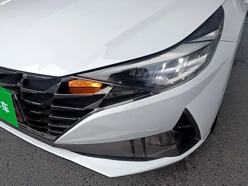 Hyundai Elantra 2022 — фото 24