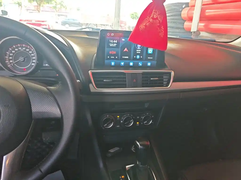 Mazda 3 Axela 2016 — фото 13