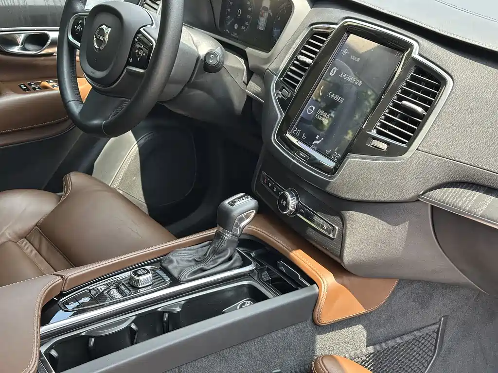 Volvo XC90 2020 — фото 22