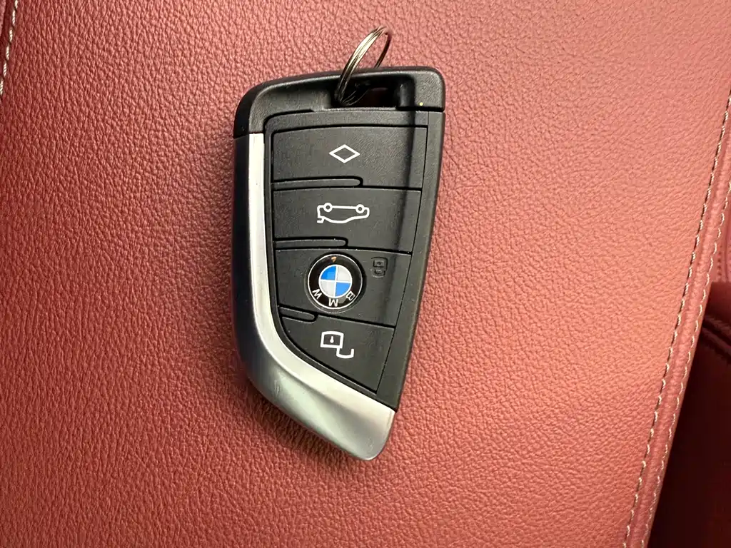 BMW 3 Series 2023 — фото 18