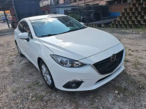 Mazda 3 Axela 2016
