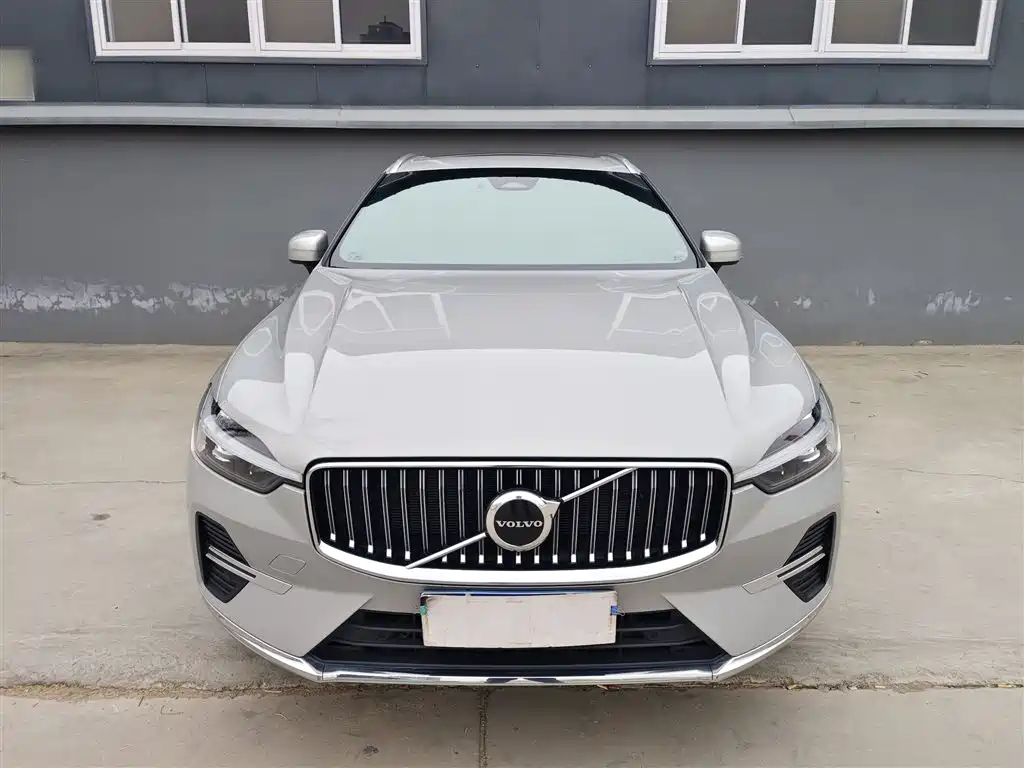 Volvo XC60 2022 — фото 22