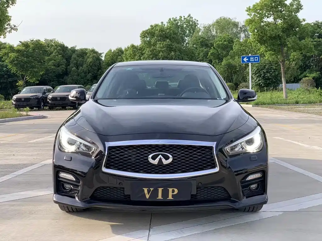 Infiniti Q50 2014