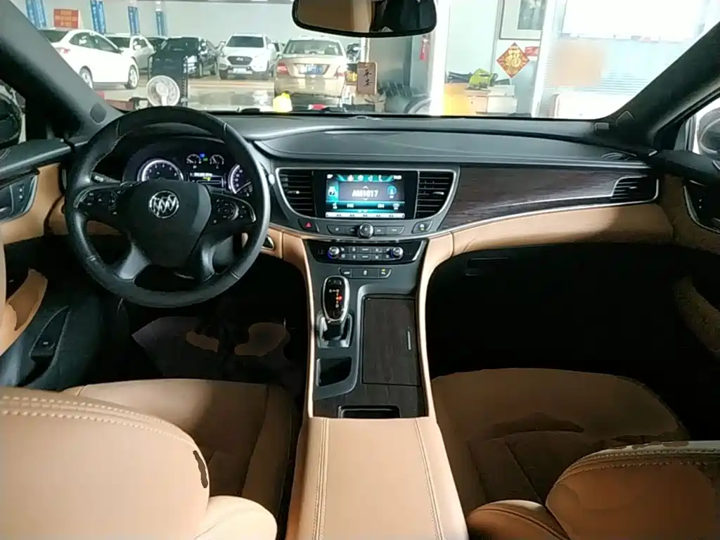 Buick LaCrosse 2017 — фото 10