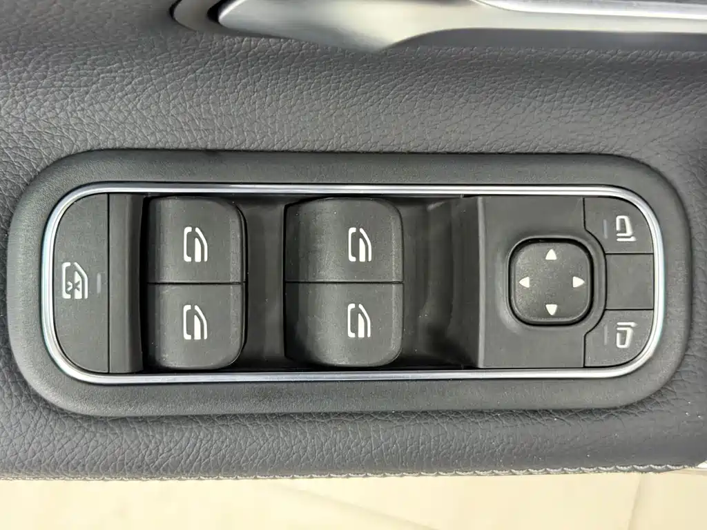 Mercedes-Benz A-Class 2022 — фото 16