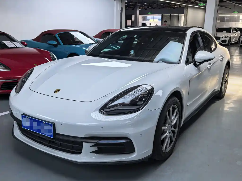 Porsche Panamera 2017 — фото 1