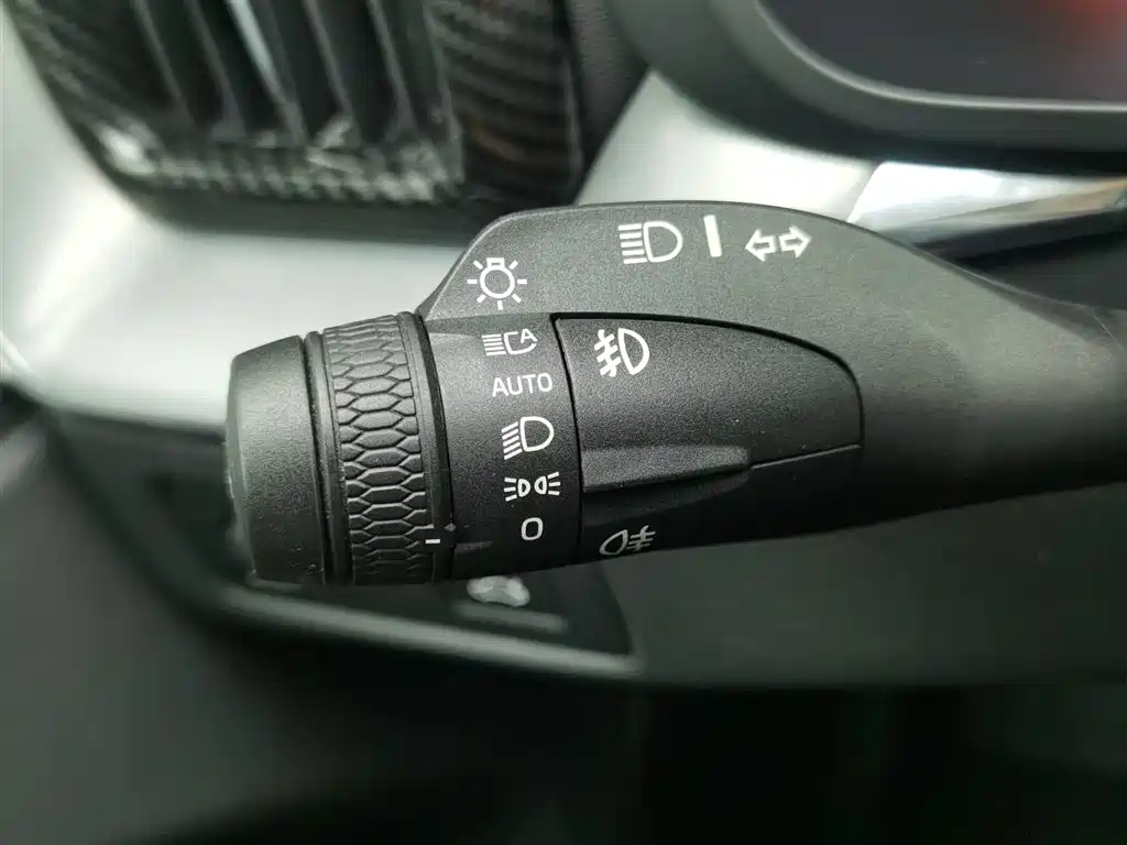Volvo XC60 2018 — фото 21