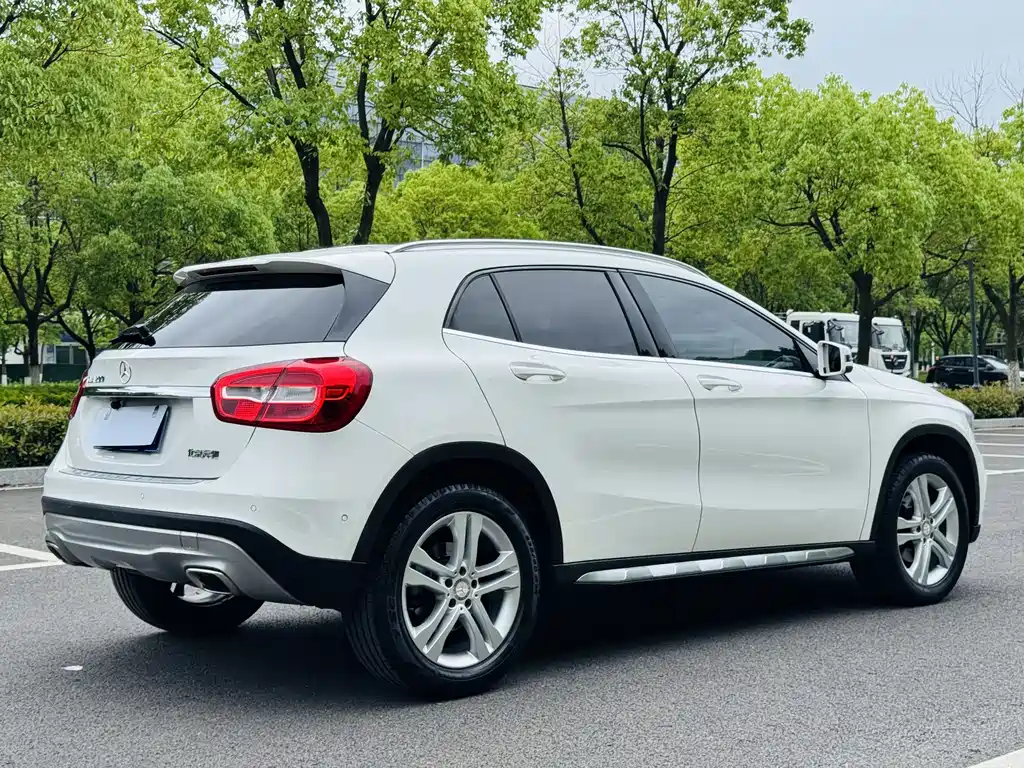 Mercedes-Benz GLA 2015