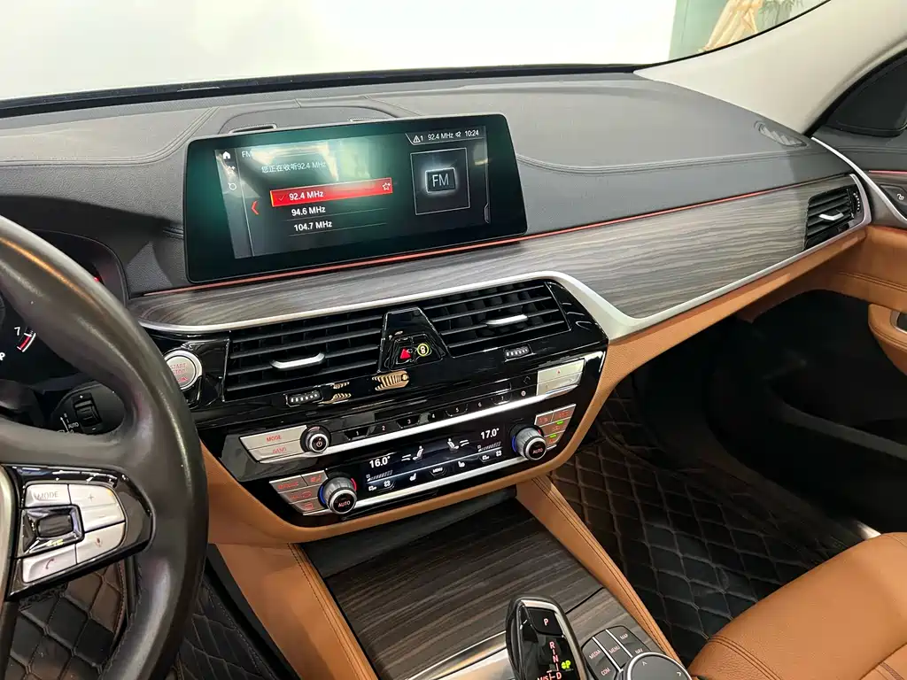 BMW 6 Series GT 2019 — фото 17