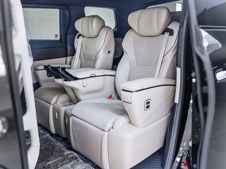 Toyota Vellfire 2024 — фото 12