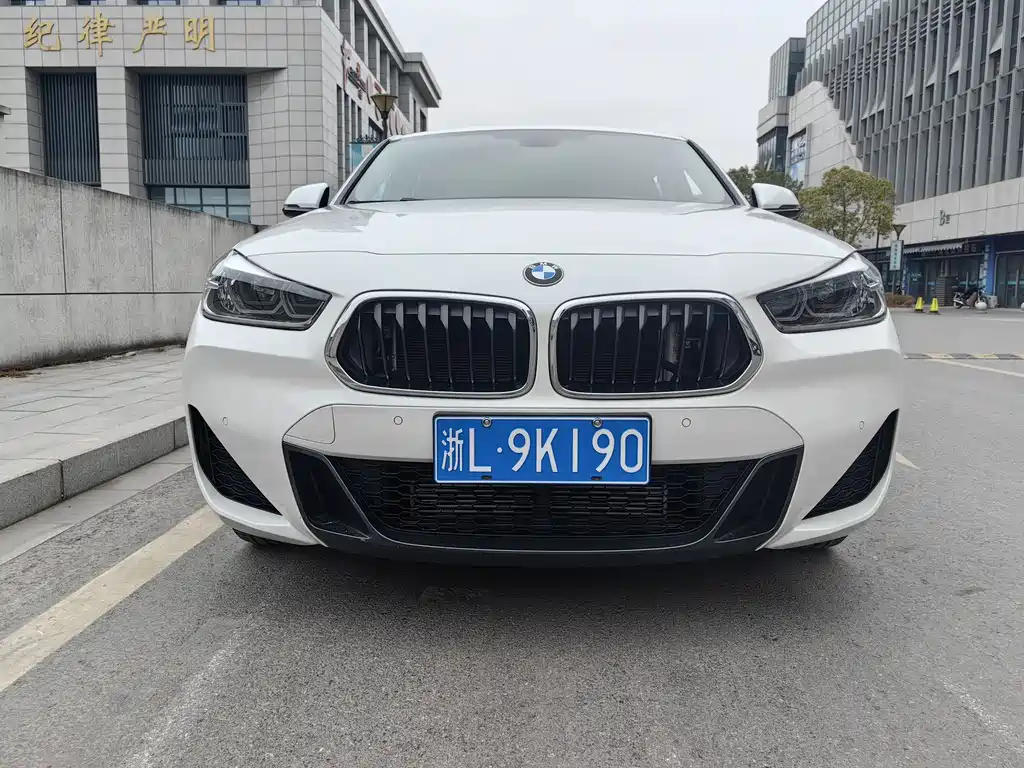 BMW X2 2022 — фото 3