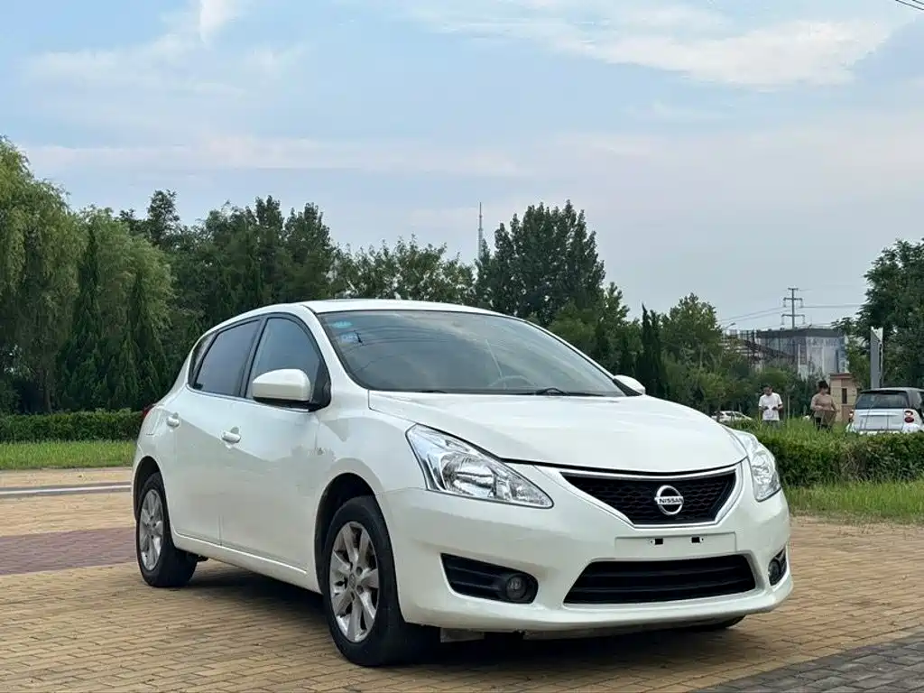 Nissan Tiida 2012