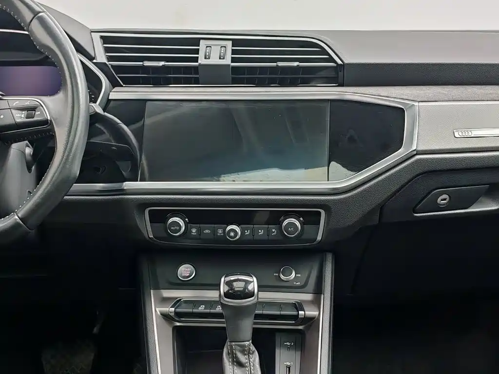 Audi Q3 2020 — фото 12