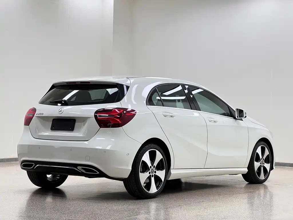 Mercedes-Benz A-Class 2017 — фото 27
