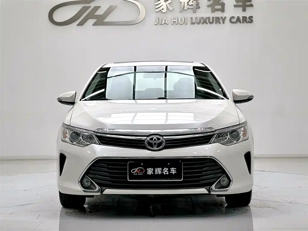 Toyota Camry 2015 — фото 2
