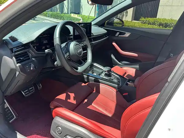 Audi A4L 2023