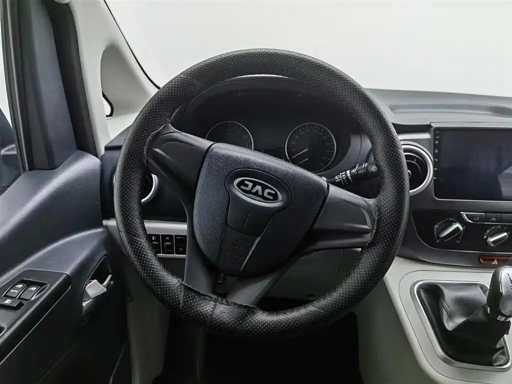 JAC Refine Refine M3 2023 — фото 13