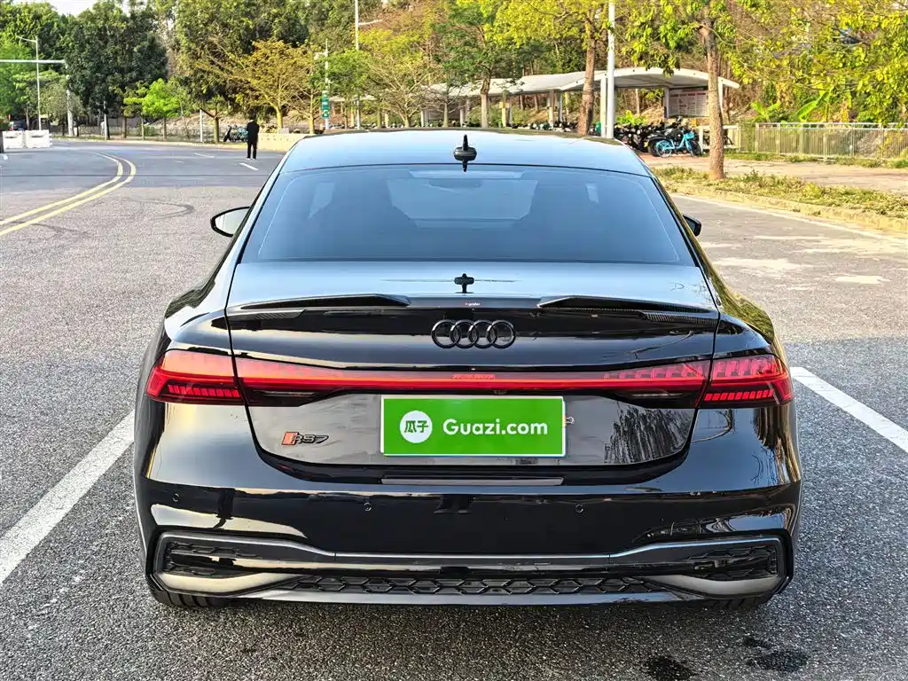 Audi A7L 2025 — фото 23