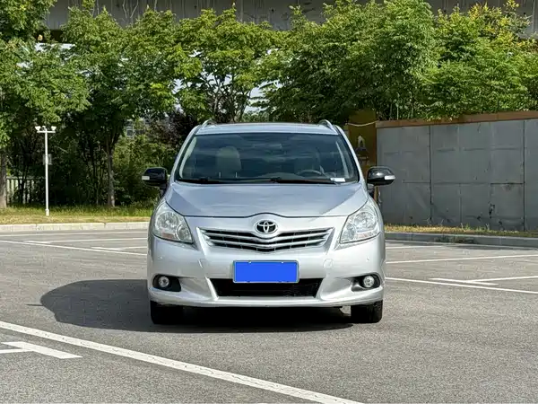 Toyota Yizhi 2011
