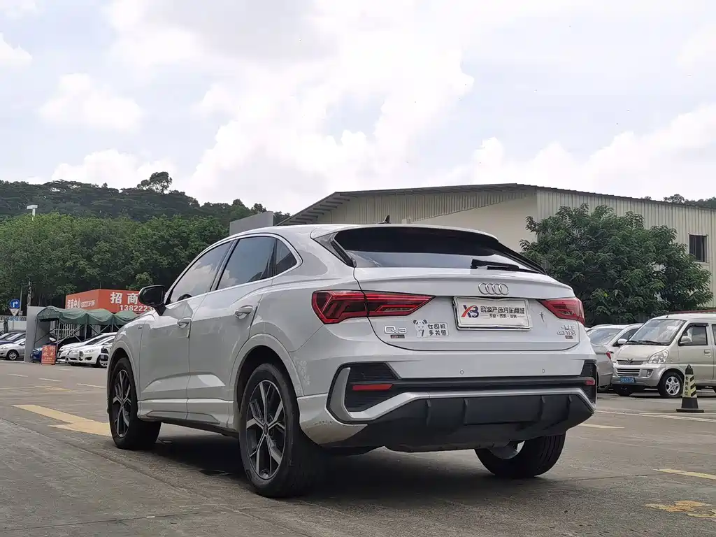 Audi Q3 Sportback 2022 — фото 13
