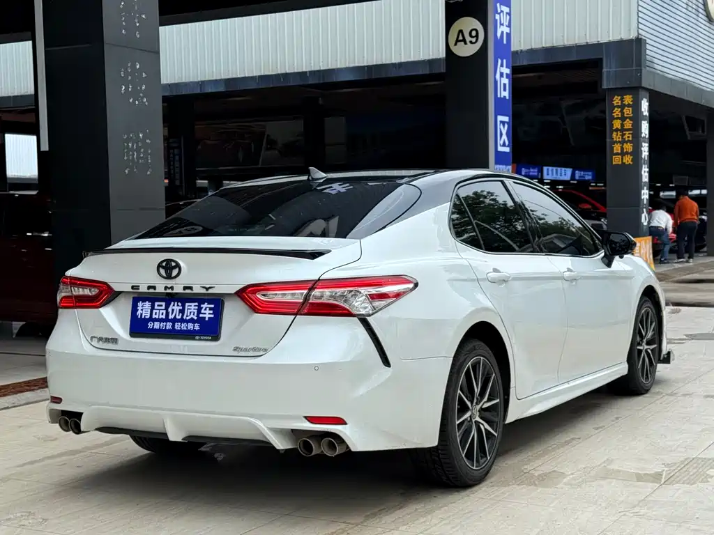 Toyota Camry 2022 — фото 6