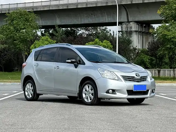Toyota Yizhi 2011