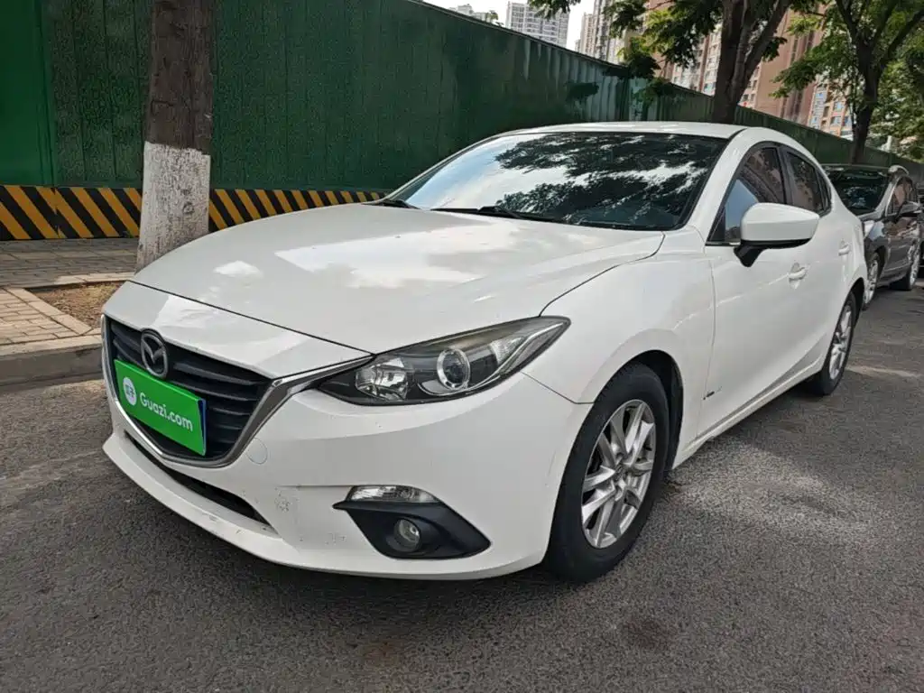 Mazda 3 Axela 2015