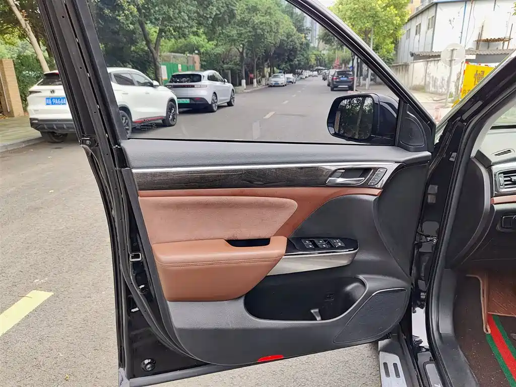 GAC Motor Trumpchi GS8 2017