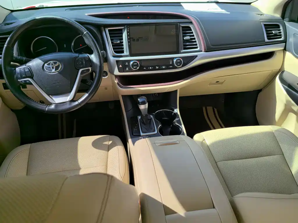 Toyota Highlander 2017 — фото 11