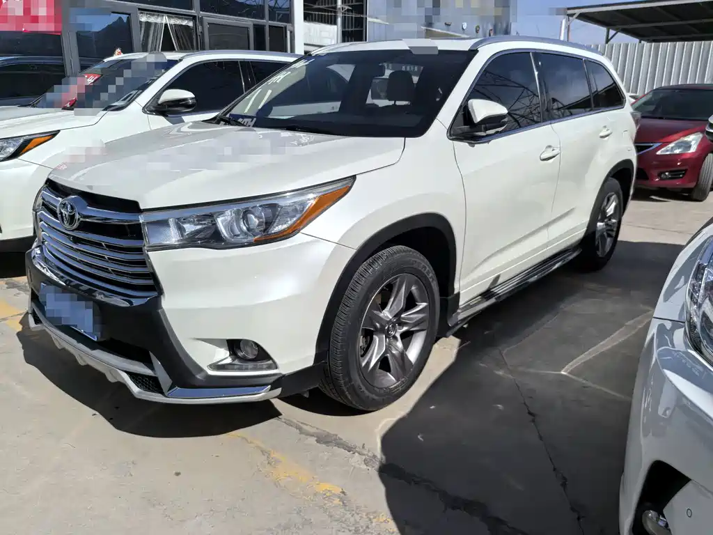 Toyota Highlander 2017 — фото 1