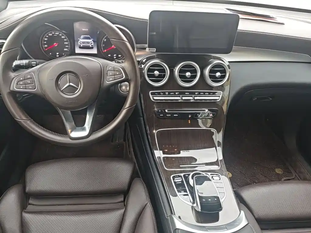 Mercedes-Benz GLC 2018 — фото 10