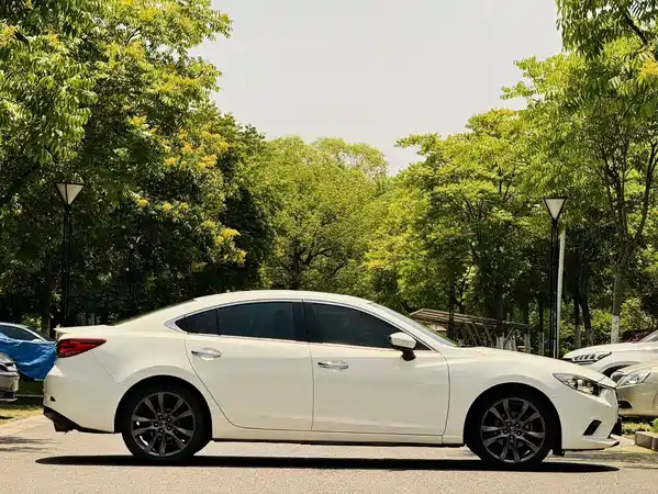 Mazda Atenza 2015