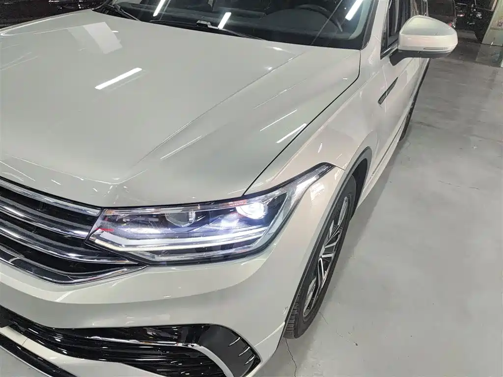 Volkswagen Tiguan L 2023 — фото 24