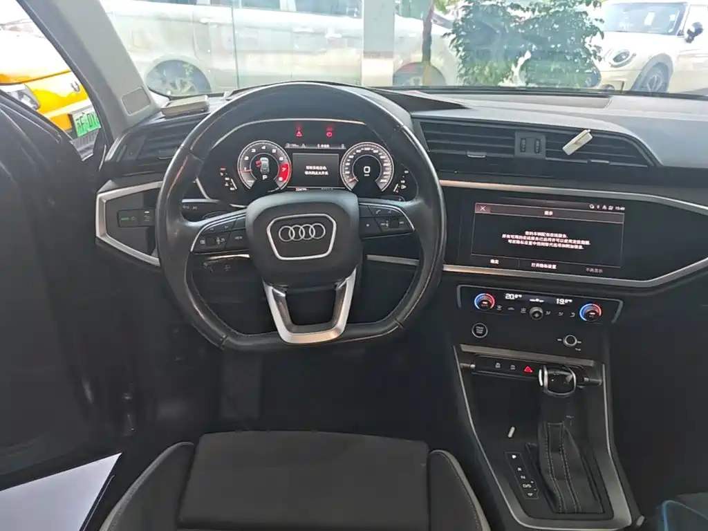 Audi Q3 2022 — фото 11