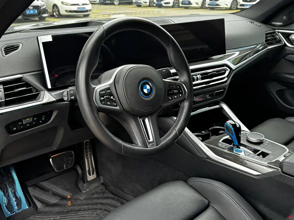 BMW i4 2023 — фото 4