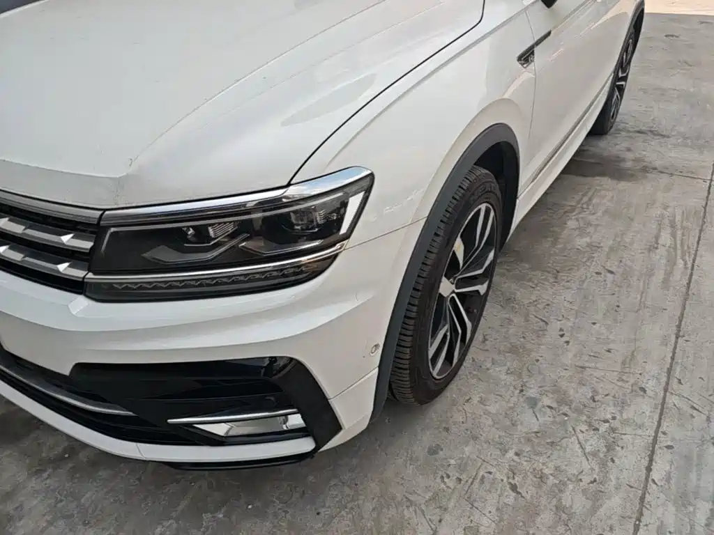 Volkswagen Tiguan L 2020 — фото 24