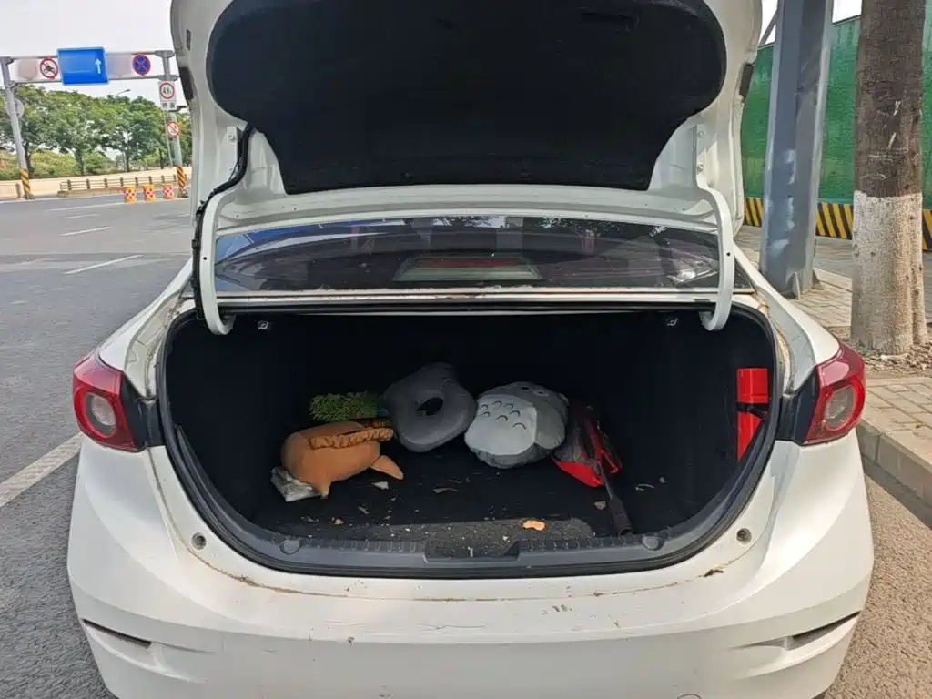 Mazda 3 Axela 2015 — фото 19