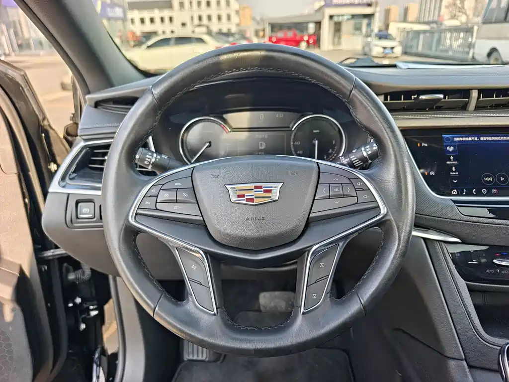 Cadillac XT5 2021 — фото 9