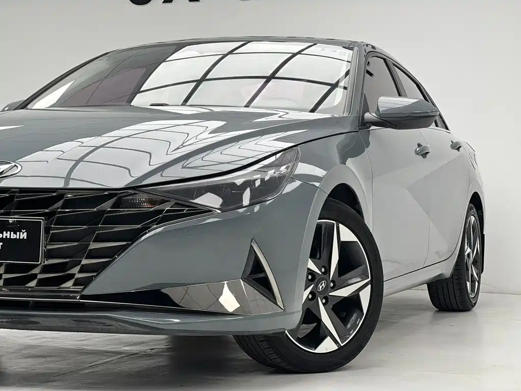 Hyundai Elantra 2023 — фото 4