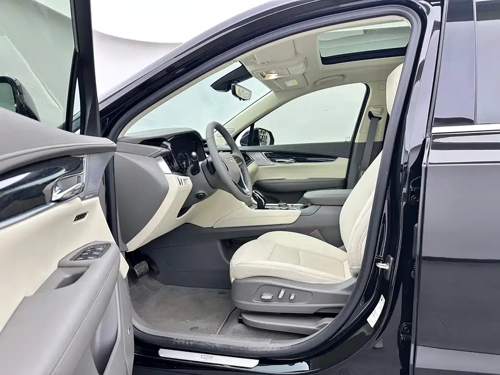 Cadillac XT6 2024 — фото 12