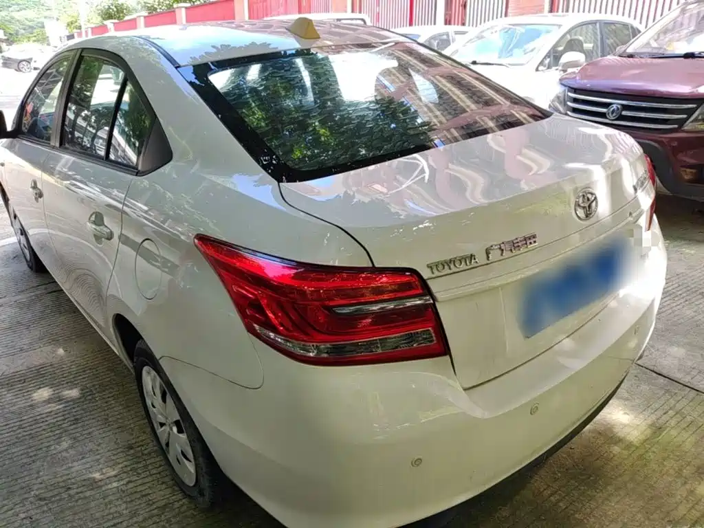 Toyota Yaris L 2020
