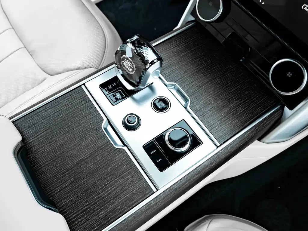 Land Rover Range Rover 2023 — фото 13