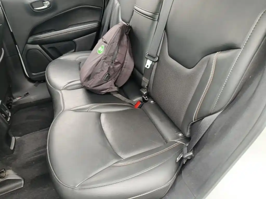 Jeep Compass 2018 — фото 17
