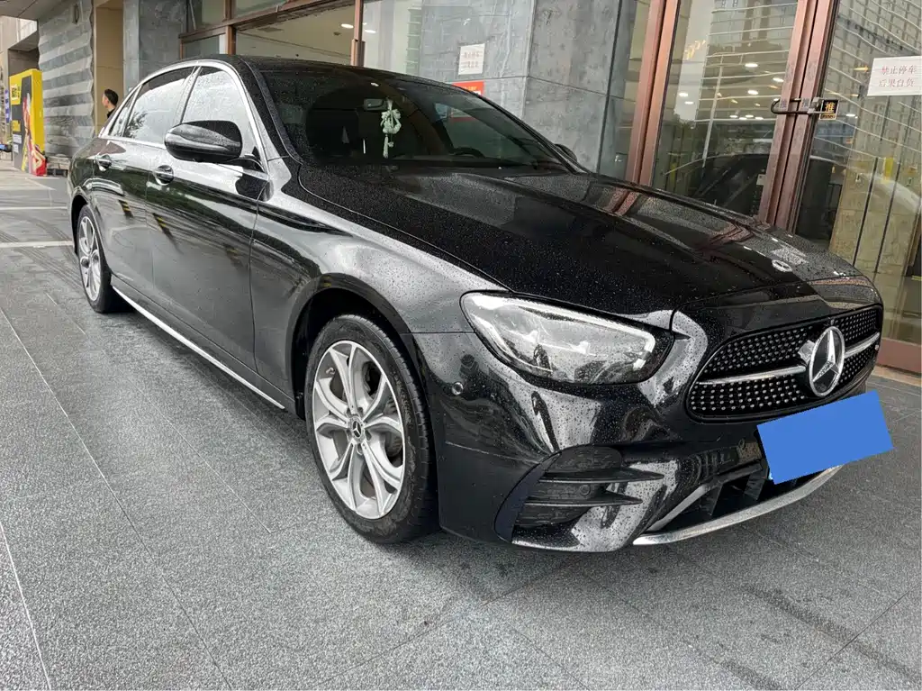 Mercedes-Benz E-Class 2022 — фото 3