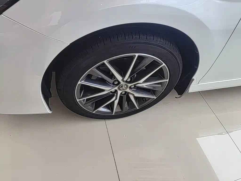 Toyota Camry 2022 — фото 23