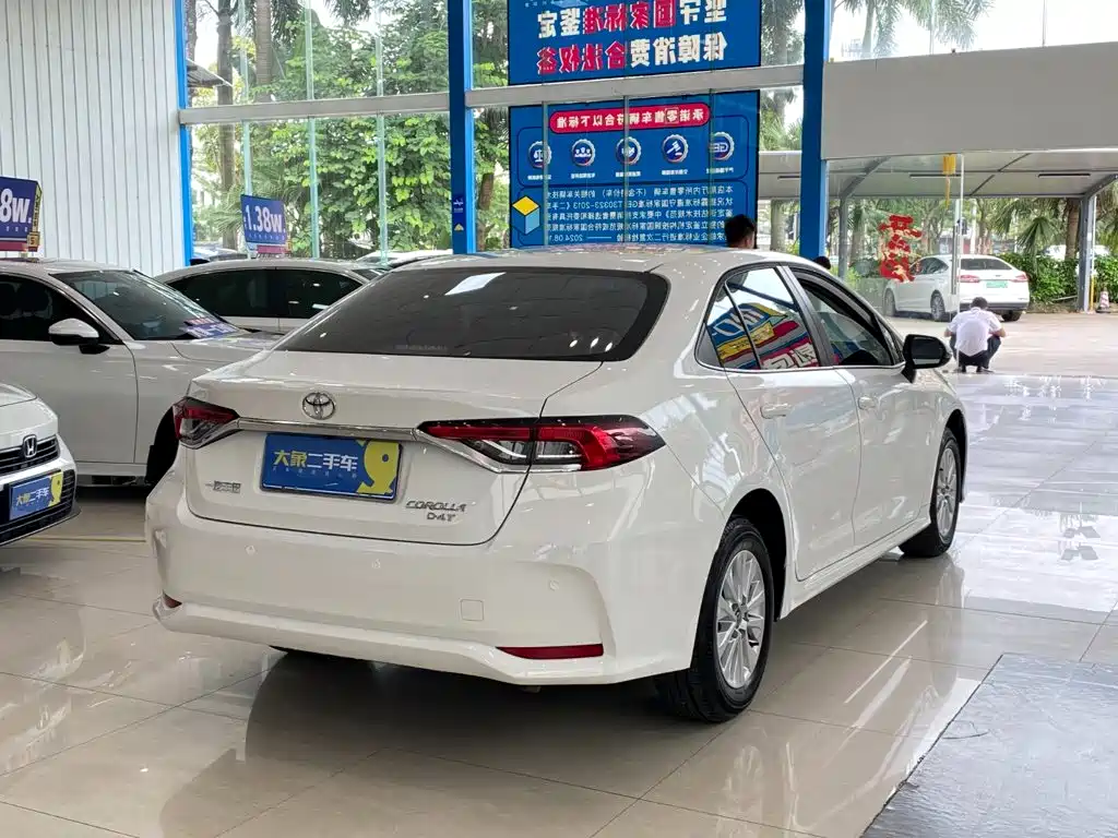 Toyota Corolla 2023 — фото 12