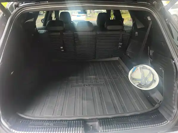 Volkswagen ID.6 2023